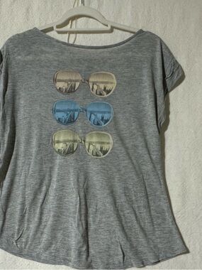 Halston Heritage Gray Short-Sleeve Tee with Sunglass Graphic